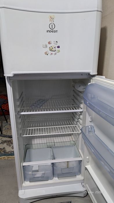 Холодильник INDESIT