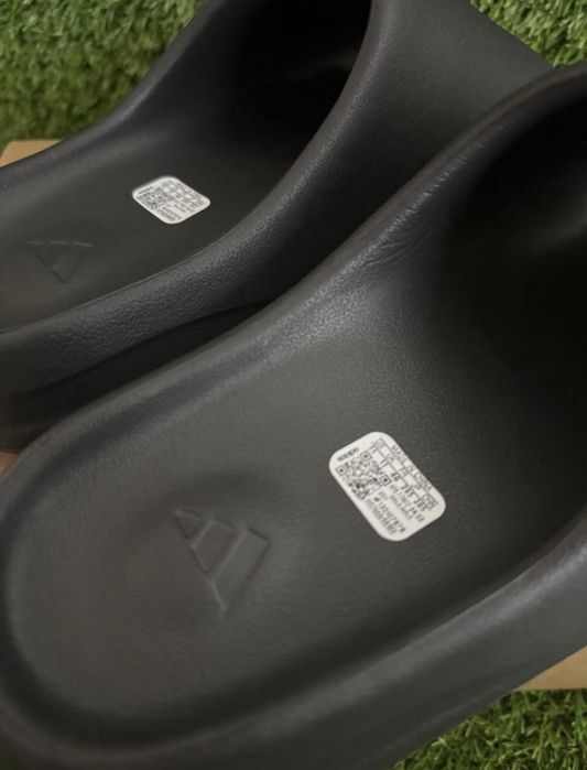 Yeezy Slide Onyx – 41–46 | Нови