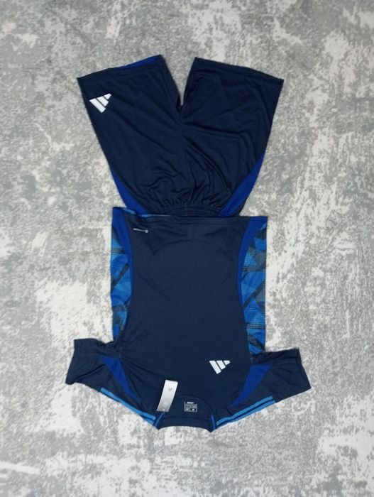 Адидас форма треновчный