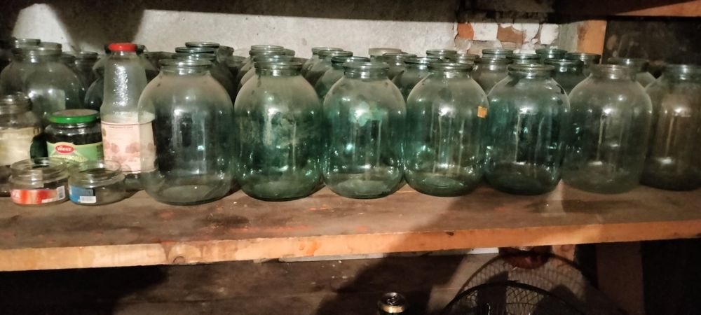 Банки продам 3 л