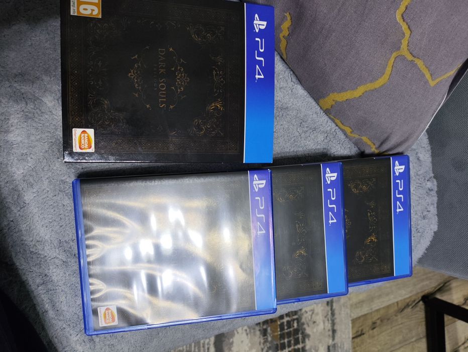 Продам dark souls trilogy ps4