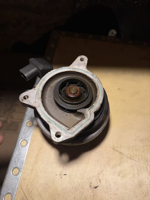 Водна помпа vw  1.4 tsi   1.4 ecofuel