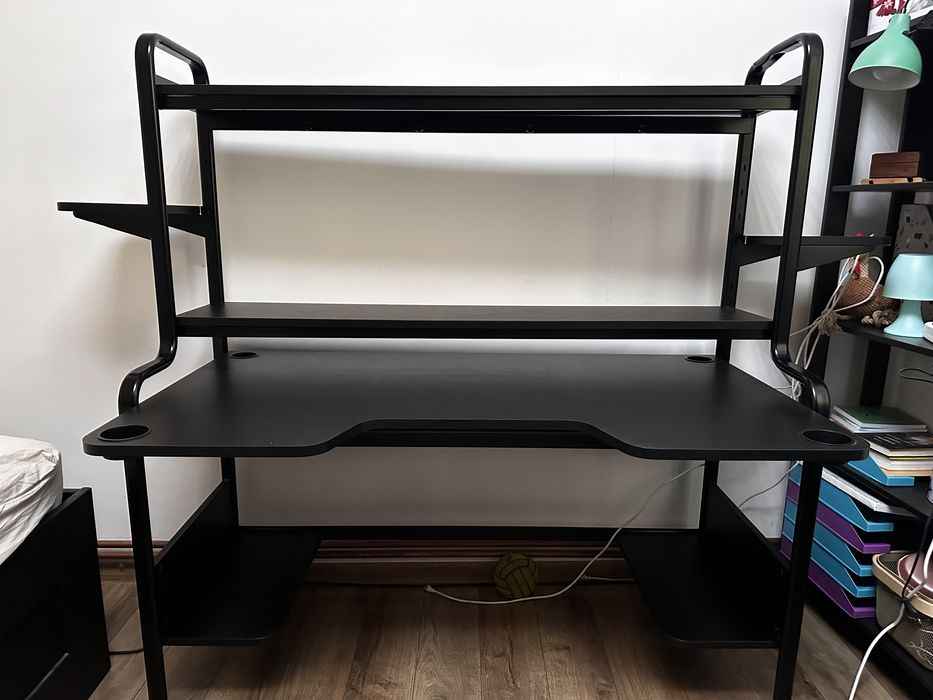 Birou gaming Ikea FREDDE