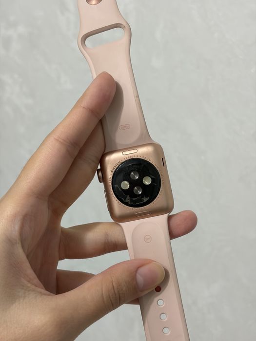 Продам Apple Watch 3