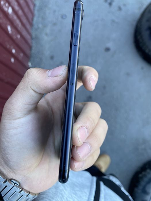 Iphone SE на 128гб 2020