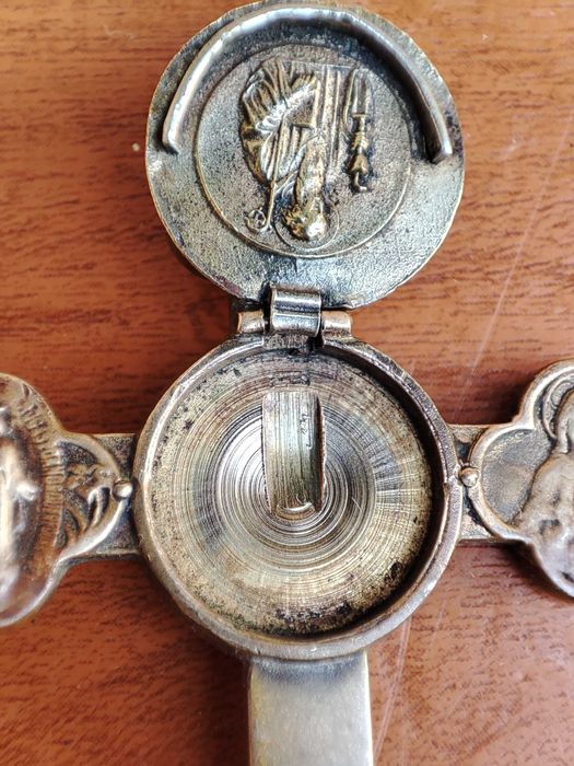 Pandantiv cruciuliță catolică