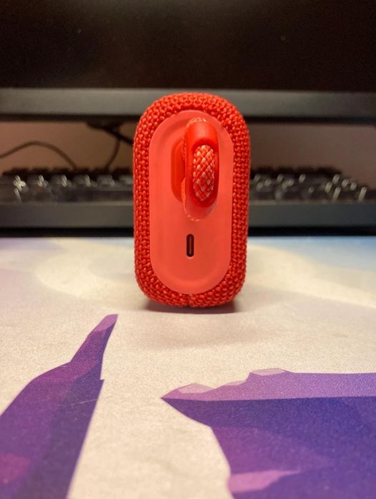 Boxă portabilă JBL Go 3 originală, de culoare roșie, în stare impecabilă!