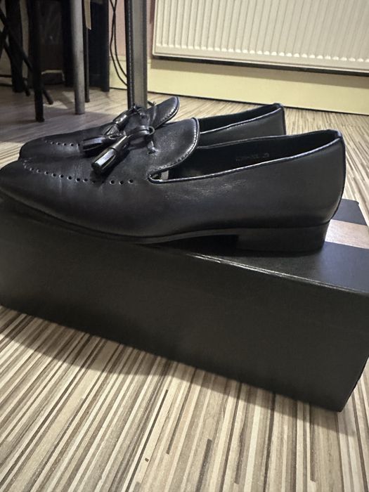Pantofi barbati nr 39 potrivesc si pentru nr 40