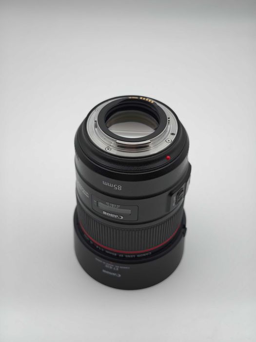 Canon EF 85mm 1.4 L IS USM