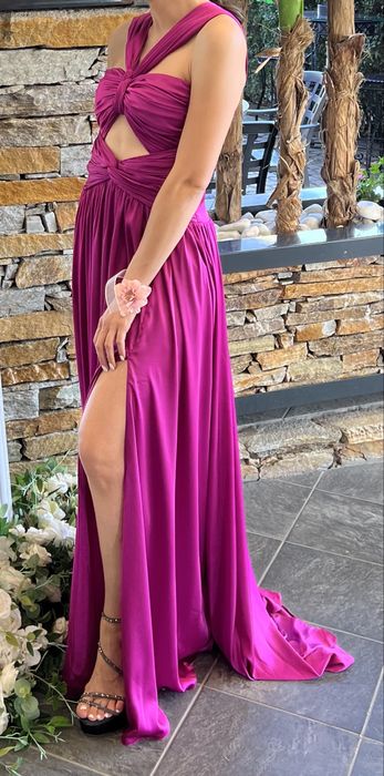 Официална сатенена рокля