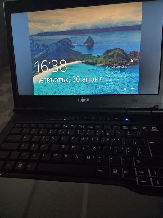 Лаптоп fijitsu  тъмен сив