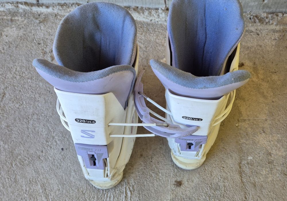 Стари ски обувки -3бр.