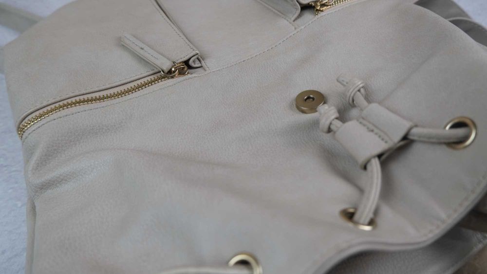 Ghiozdan / rucsac dama SIX crem din piele ecologica / imitatie piele