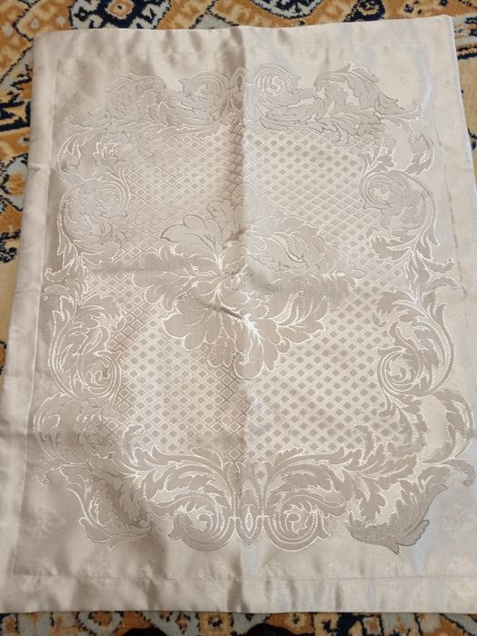 Продам комплект покрывало и наволочки