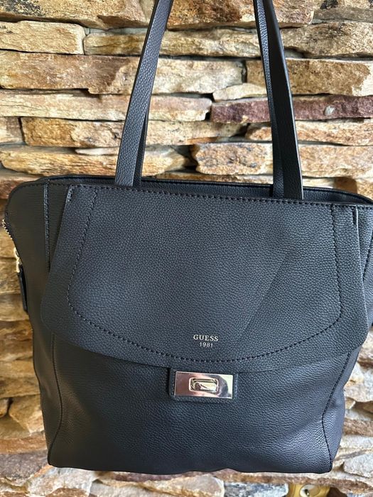 Дамска чанта Guess