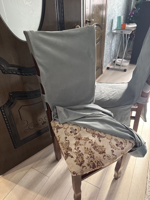 Стол и стулья срочно