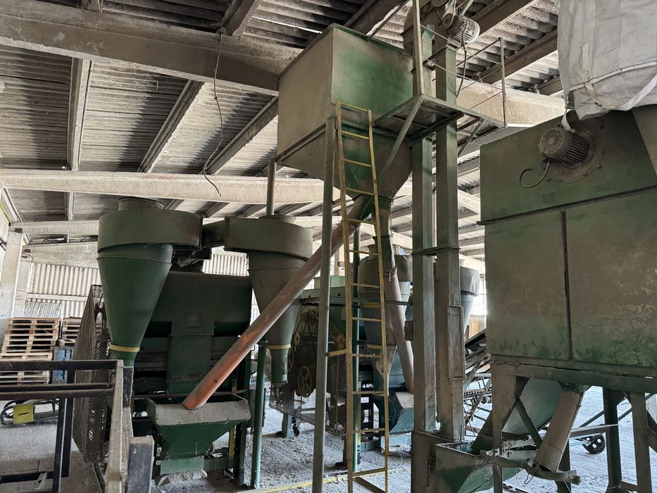 Selector  Cereale  ( tratare si ambalare )