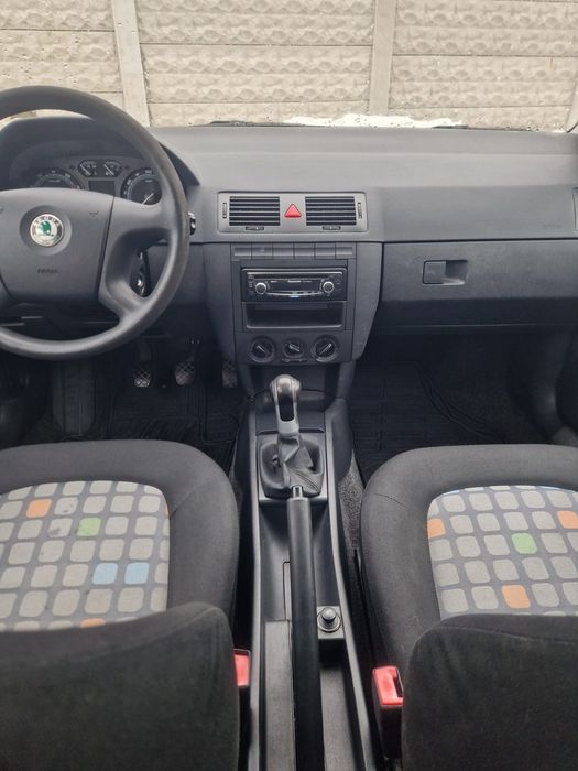 Vând Skoda Fabia 1,2