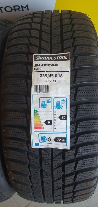 235 45 18 iarna Bridgestone Blizzak LM 001, noi