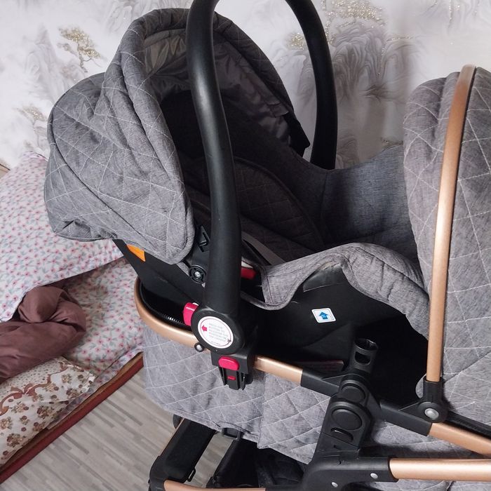 Продам детскую каляску