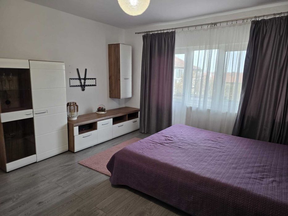 De închiriat apartament cu 2 camere direct de la proprietar, decomandat, mobilat și utilat, zona Lunei, Complexul Studențesc
