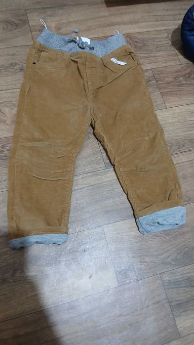 Нови панталони на Zara