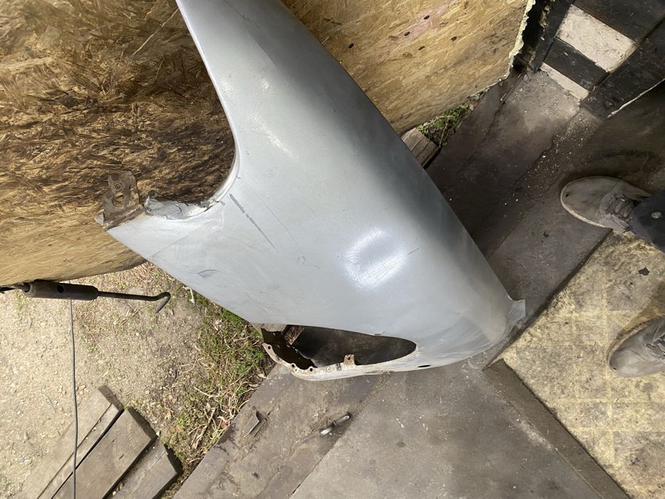 Продам крылья и дверь Мазда 626 Кронос хэтбек