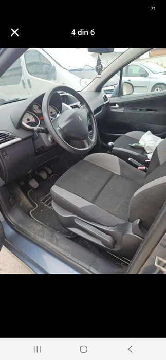Vând Peugeot 207