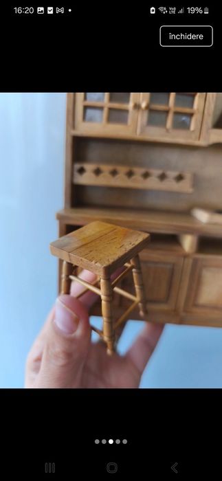 Mobila  de lemn  în miniatural de păpuși