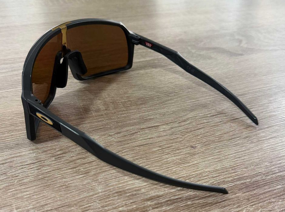 Слънчеви очила Oakley Sutro