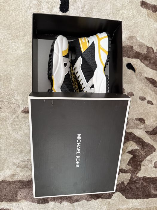 Vand adidasi Michael Kors marimea 44.5