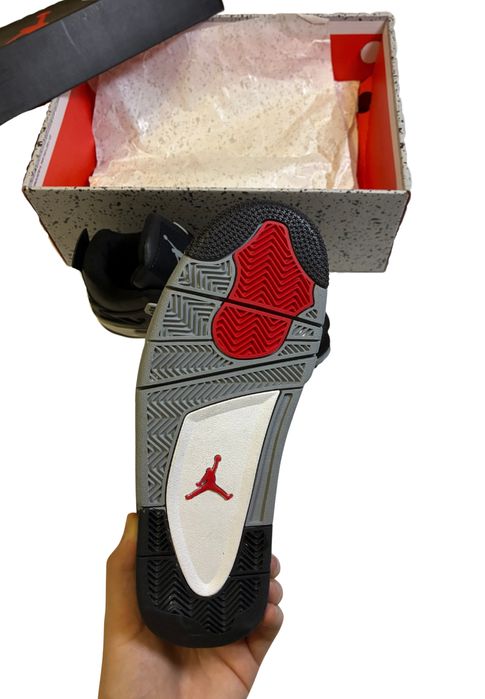 Adidasi Jordan 4.