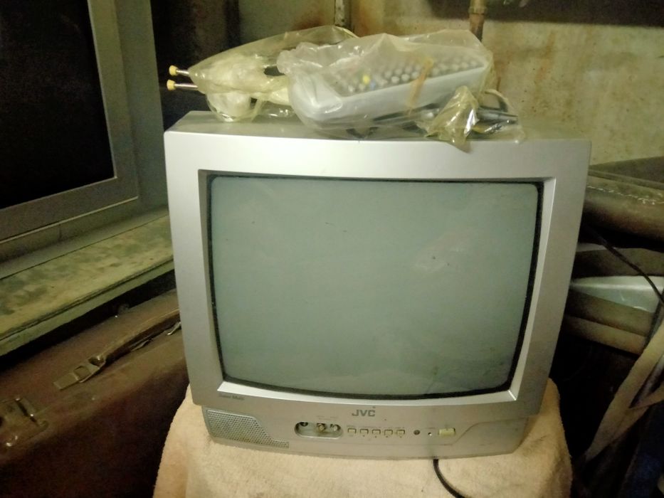 Телевизор кинескопнный