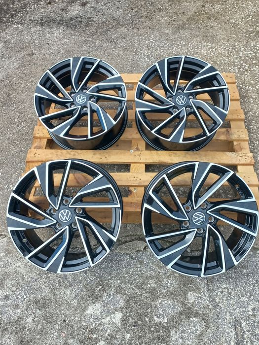 16"Vw5x112 Seat Škoda Audi 7j et40 Black Polish Чисто Нови.