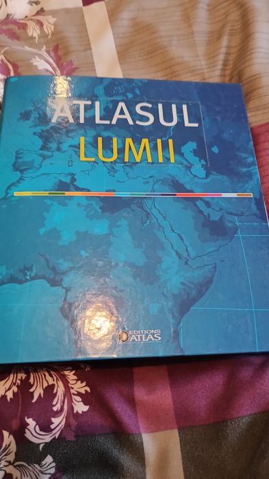 Atlasul lumii în dosar