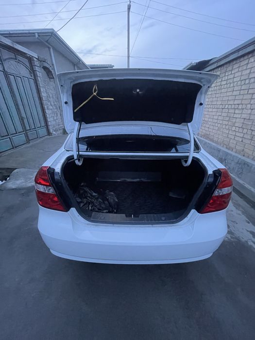 Nexia3 avtomat sotiladi