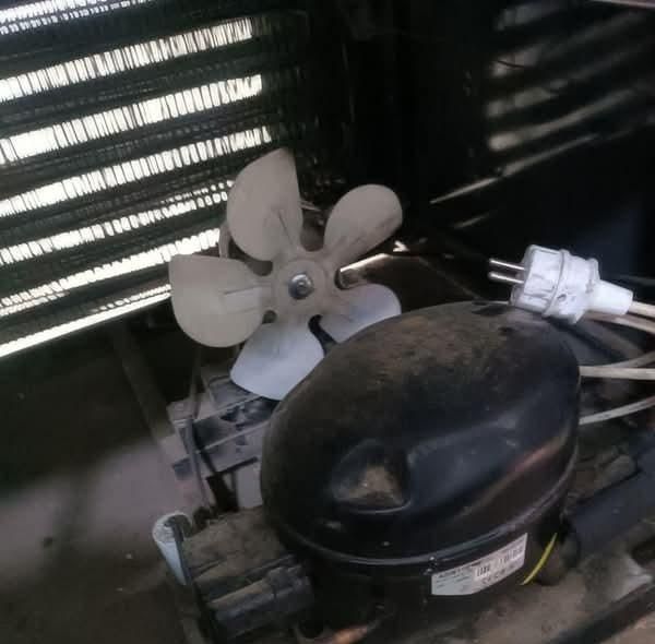 Витрина холодилник