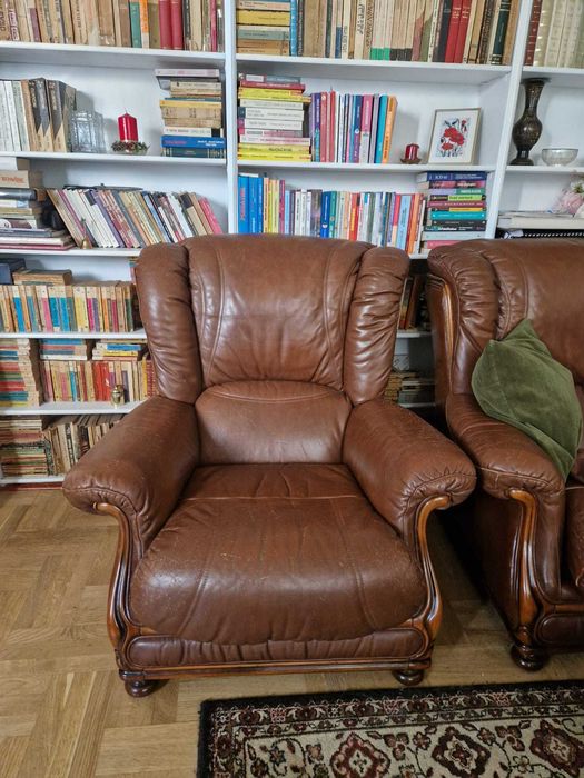 Canapea 3 locuri si 2 fotolii din piele maronie