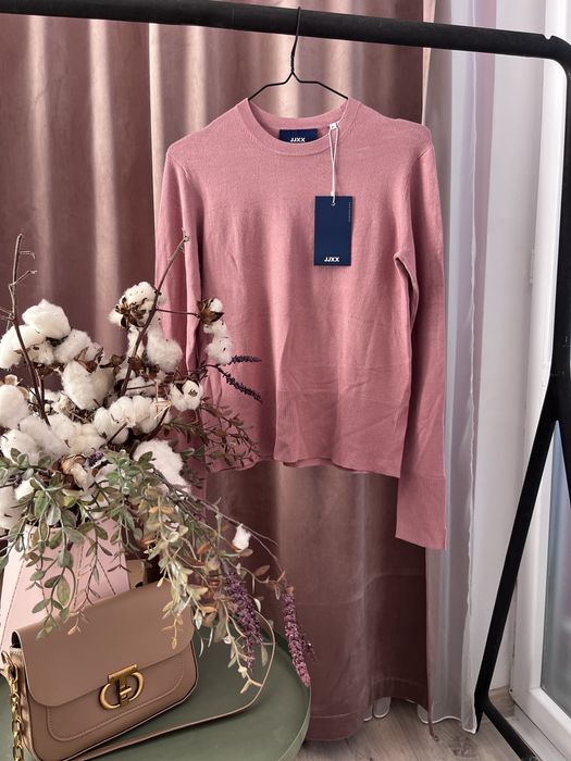 Дамски дрехи на едро от затворил магазин