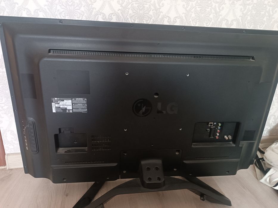 Телевизор смарт на запчасти