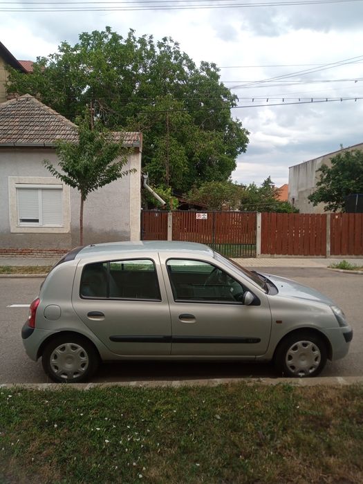 Vând Renault Clio 2