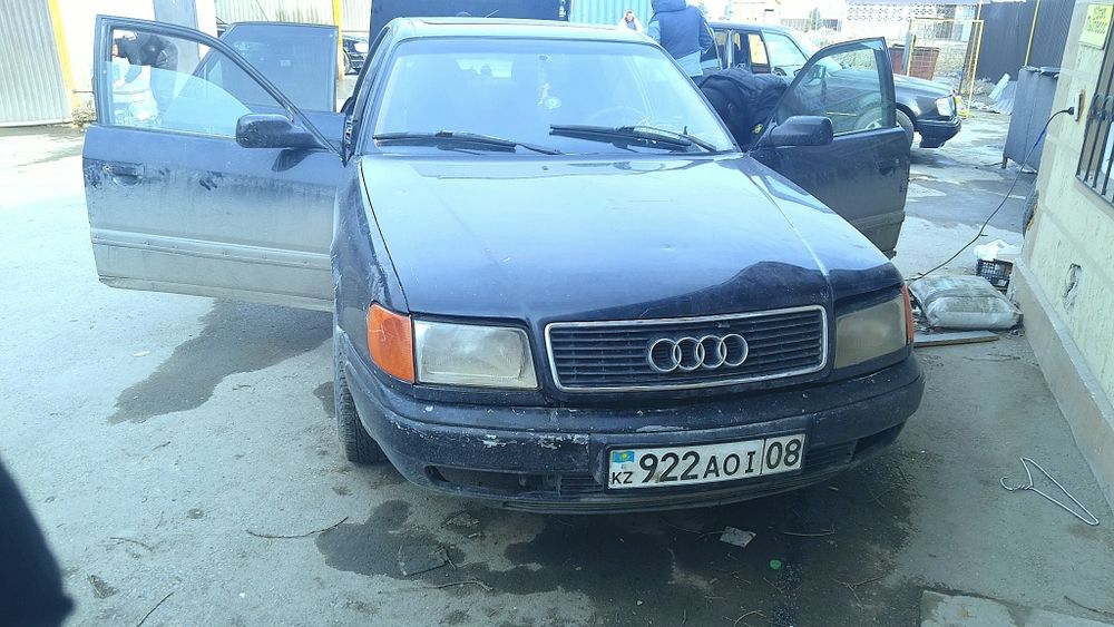 Продам ауди с4 обиëом  2,3