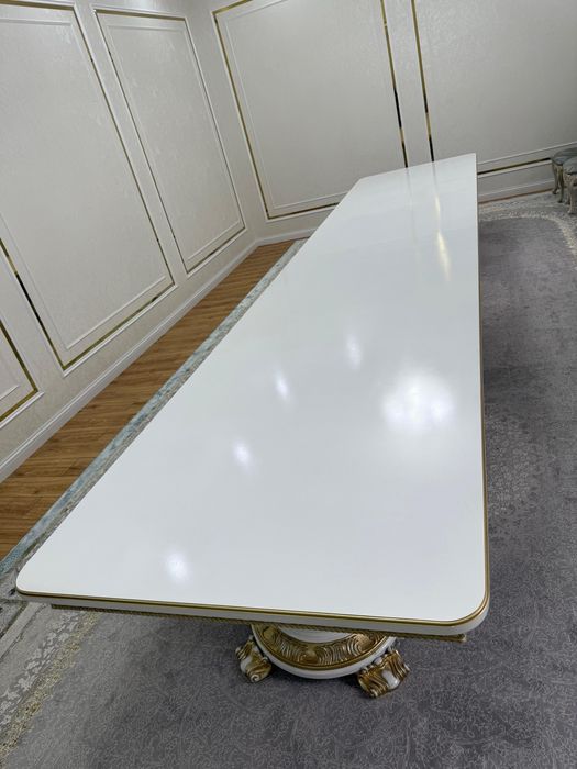 Стол сатылады почти новый