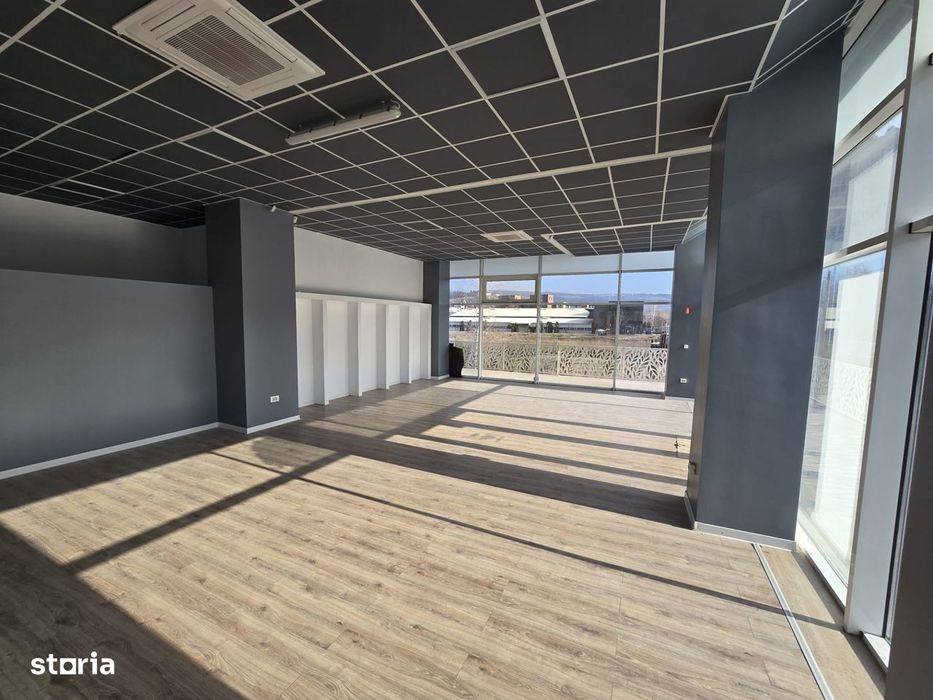 Inchiriere Spatiu Comercial Vitrat, 100mp - Bucium
