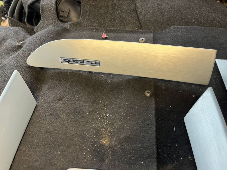 Интериорни ласни Ауди AUDI A6 C6 4F драскан алумин ном 12