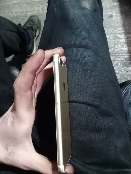 Продам Айфон 7 plus 128гб
