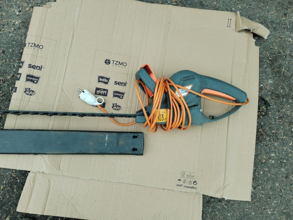 Vând Forfeca de tuns gard viu