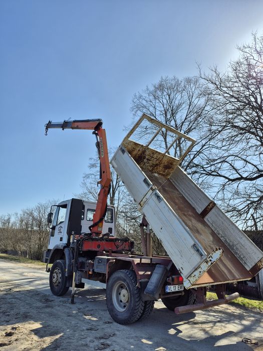 Camion Iveco Eurocargo 4x4 basculabil cu macara