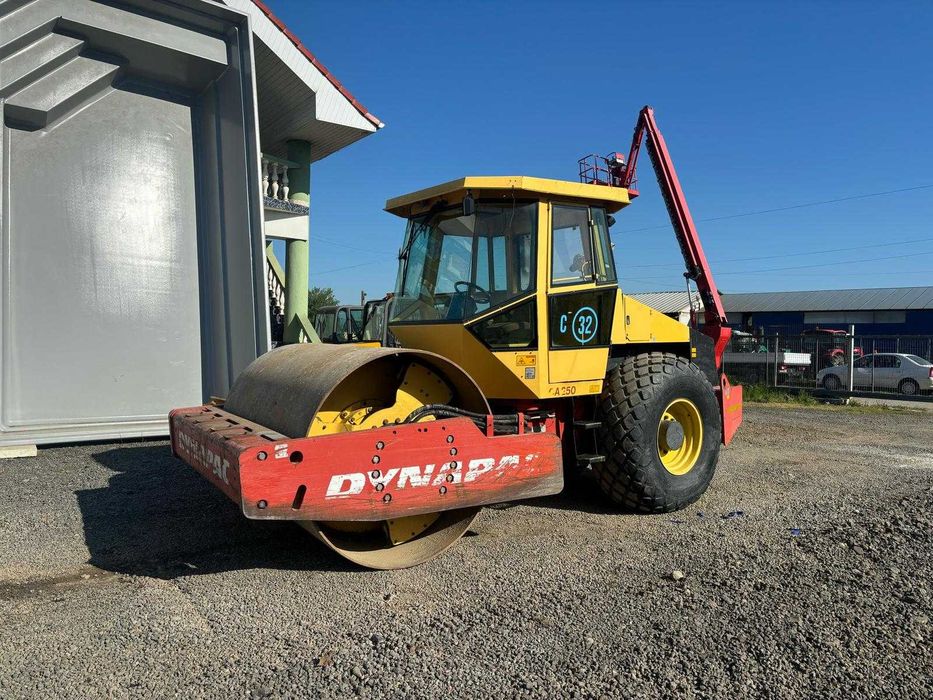Cilindru compactor terasier Dynapac CA250 , 11 tone , 2008