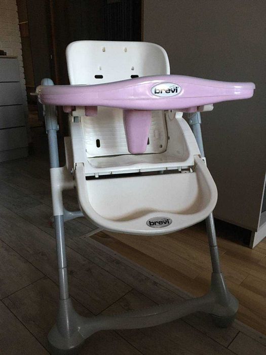 Детский столик для кормления.